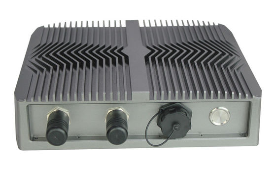 I78565U Fanless Box Industrial มินิพีซี Windows 10 16GB Ram COM HDMI